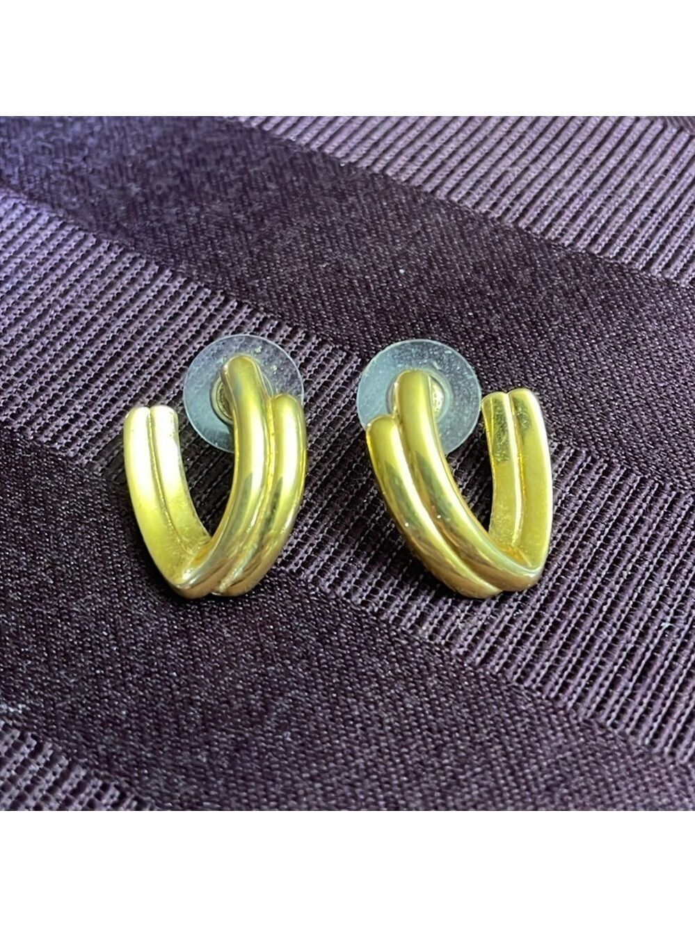 Monet gold tone vintage earrings